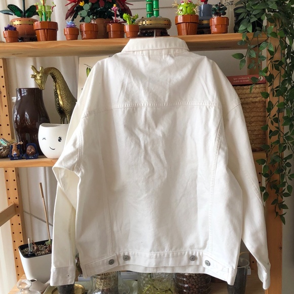 NWT H & M White Denim Jacket. Size XS. NEW - Picture 6 of 8